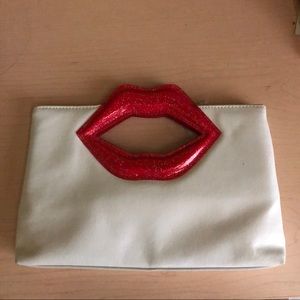 Giannini Red Glitter Lip White Clutch